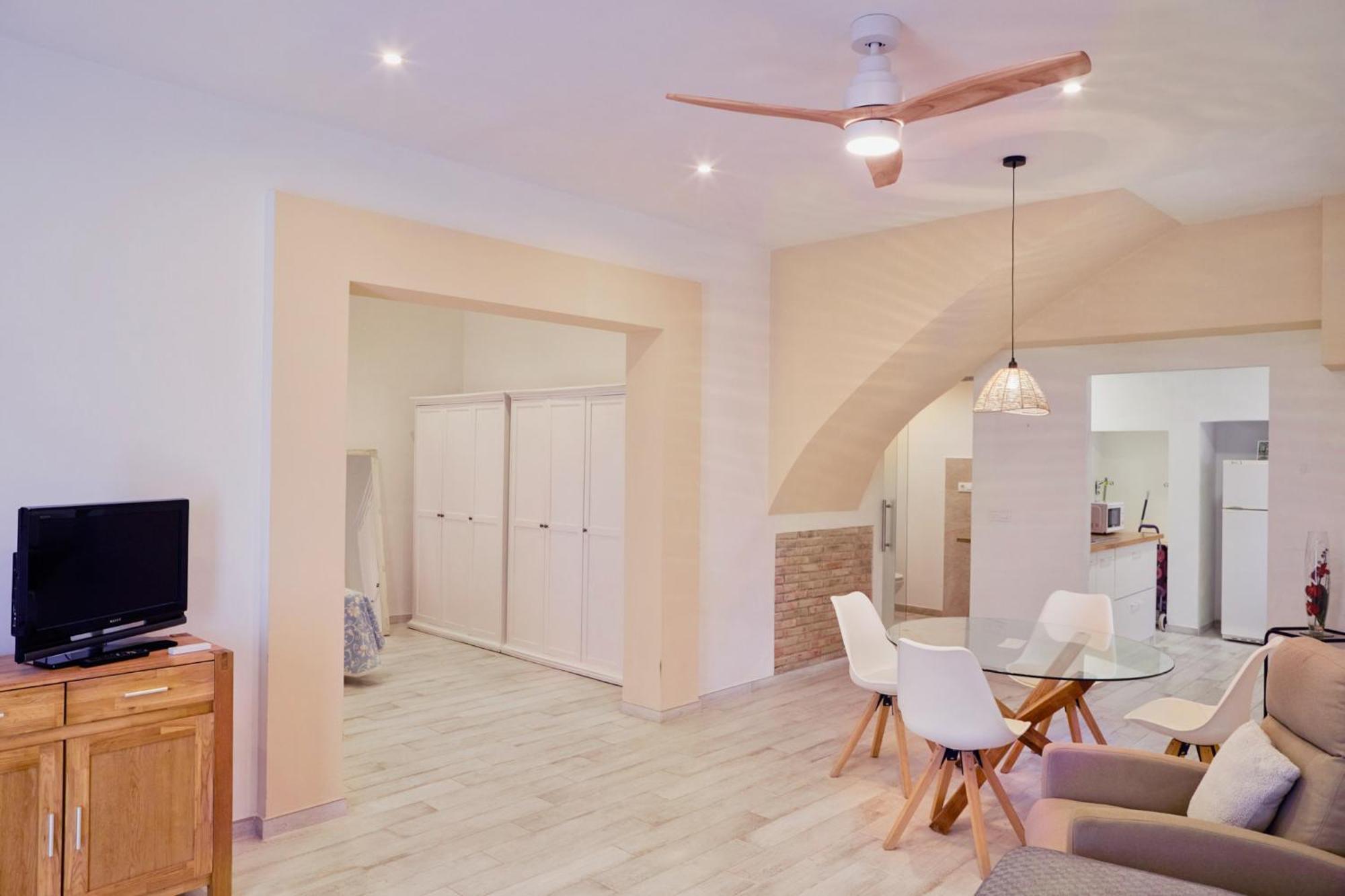 Loft Con Encanto En El Corazon Historico De Peralada Exterior photo